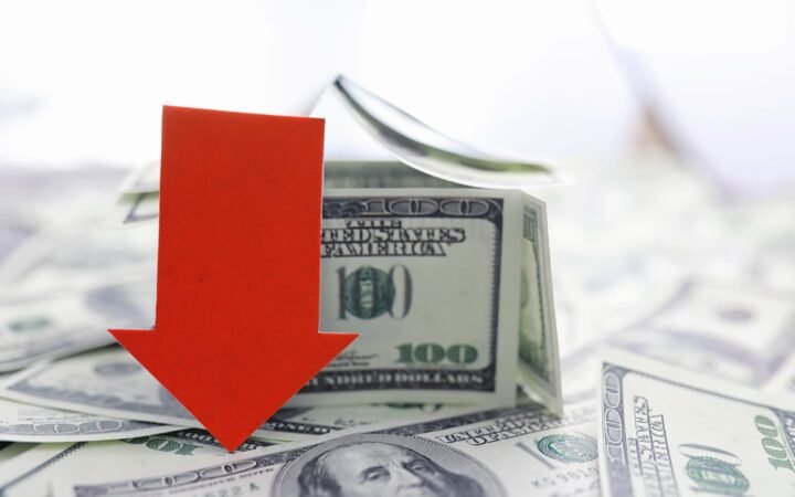 Turismo, exportadores y zonas francas piden al Banco Central acciones ante caída del dólar