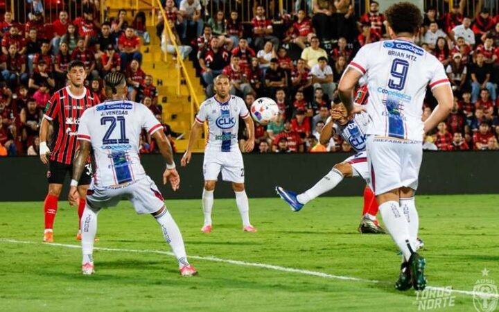 Alajuelense y Herediano llegan a la Copa Centroamericana después de tropiezos en el torneo nacional