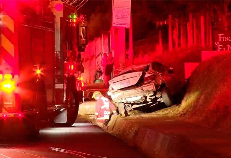 Dos hombres murieron tras chocar contra postes del tendido eléctrico en San José